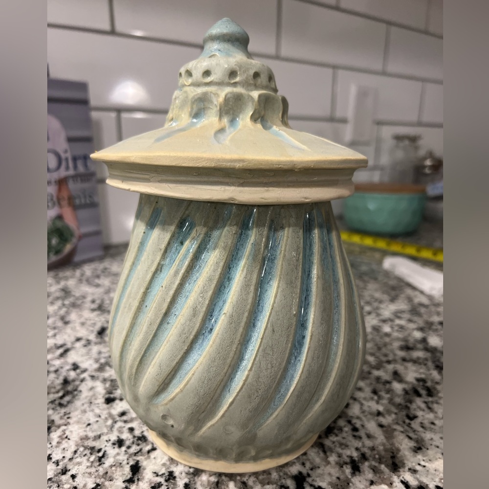 Signed Handmade Seashell Jar with lid Pottery Earthenware‎ Blue and White